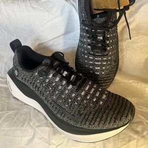 Nike InfinityRN 4 , black white, mens size 10, brand new, never worn!